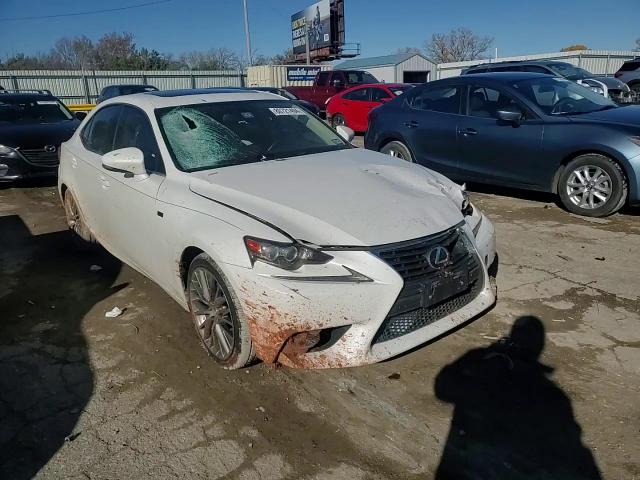 2015 Lexus IS - Image 10