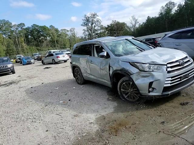 2018 Toyota Highlander - Image 12