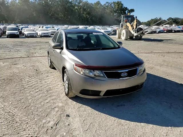 2013 Kia Forte - Image 13
