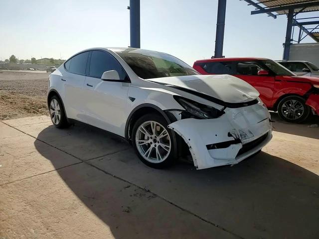 2020 Tesla Model Y VIN: 5YJYGDEE2LF015521 Lot: 80693154