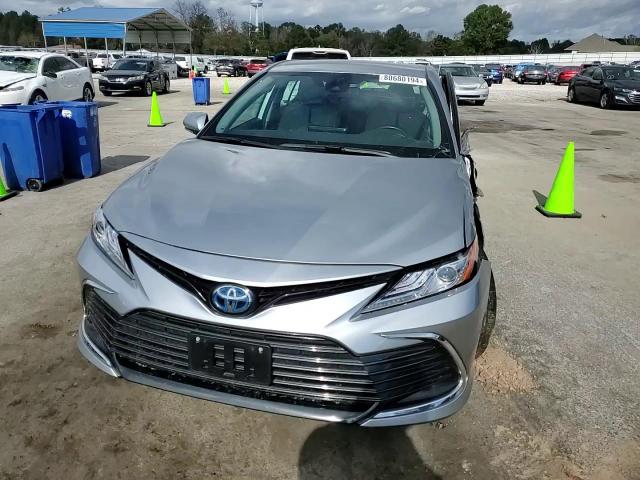 2021 Toyota Camry - Image 10