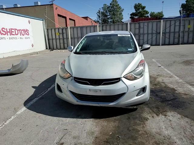 2011 Hyundai Elantra - Image 11