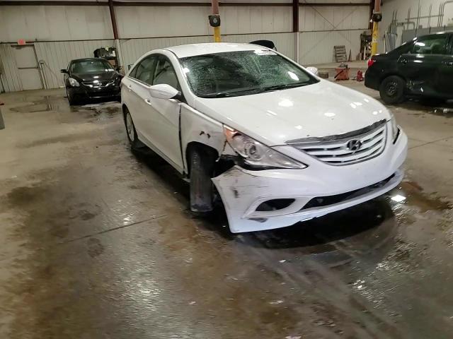 2013 Hyundai Sonata - Image 14