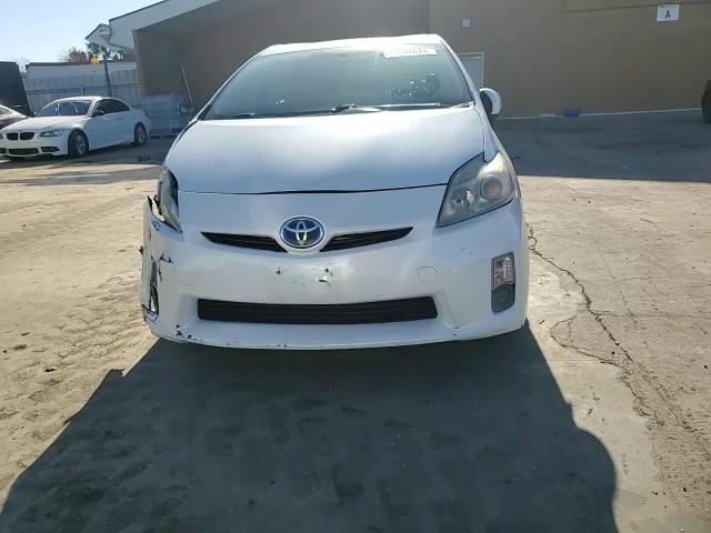 2011 Toyota Prius - Image 11