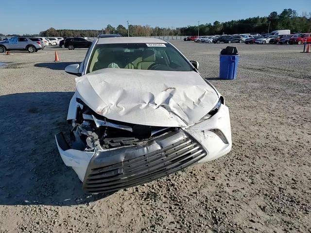 2017 Toyota Camry - Image 10