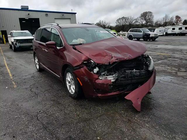 2017 Chrysler Pacifica - Image 14