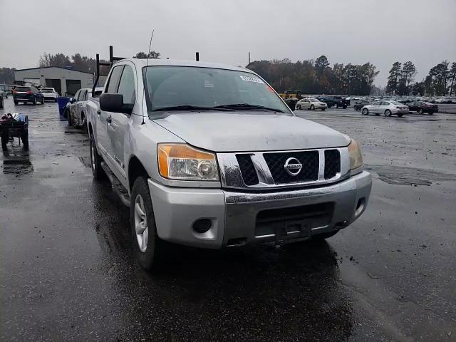 2012 Nissan Titan - Image 11