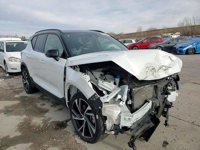 2021 Volvo Xc40 T5 R-Design VIN: YV4162UM9M2457666 Lot: 81919914