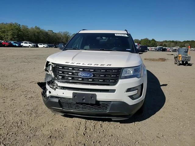 2017 Ford Explorer - Image 12