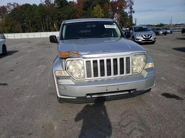 2011 Jeep Liberty (North America) - Image 12