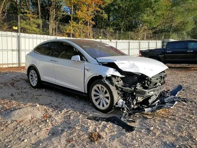 2020 Tesla Model X VIN: 5YJXCBE21LF240210 Lot: 80952194