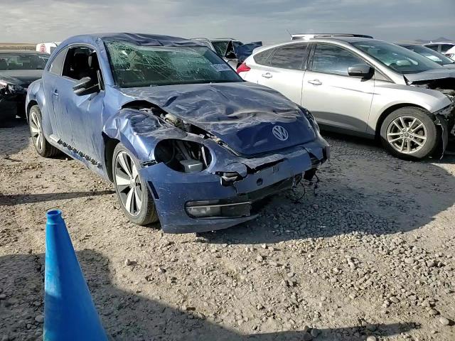 2012 Volkswagen Beetle - Image 11