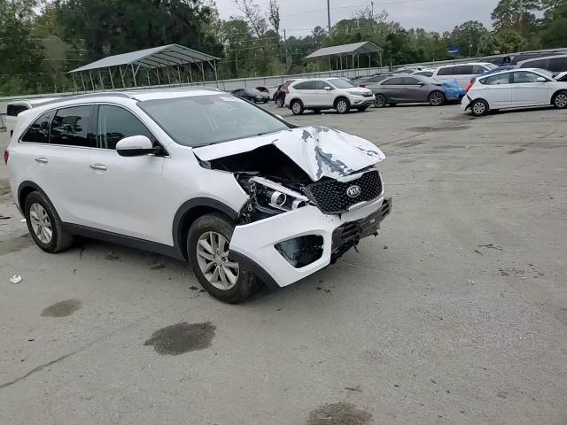 2017 Kia Sorento - Image 15