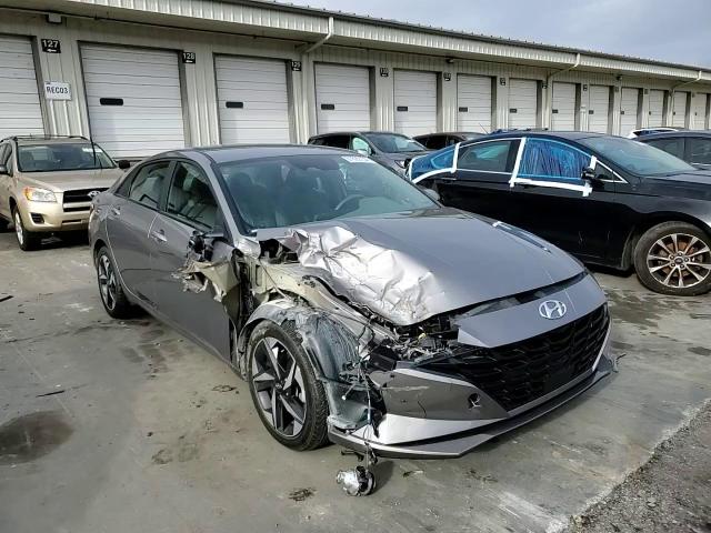 2023 Hyundai Elantra - Image 11