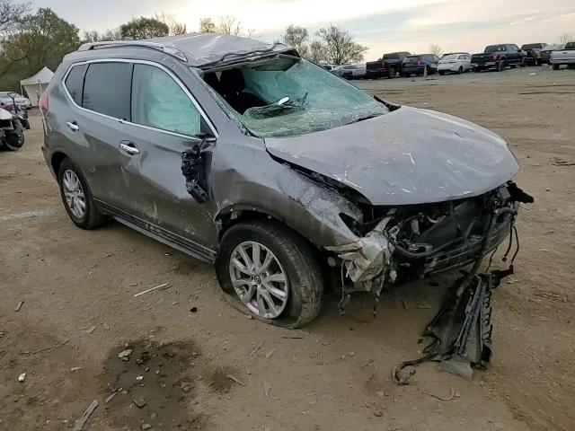 2018 Nissan Rogue - Image 11