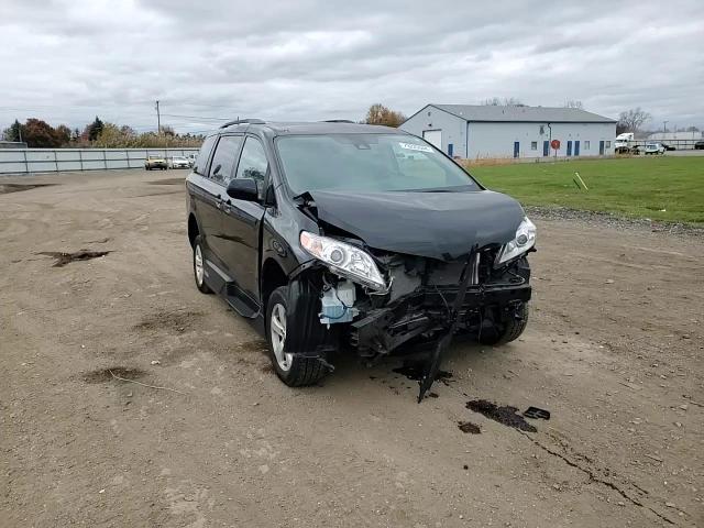 2019 Toyota Sienna Le VIN: 5TDKZ3DC1KS992105 Lot: 79235544