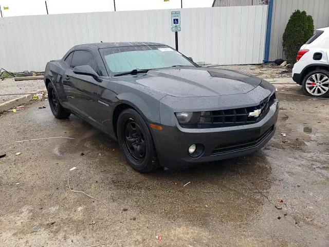 2013 Chevrolet Camaro Ls VIN: 2G1FA1E33D9160412 Lot: 81686234