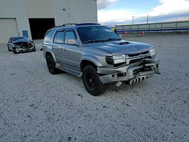 2002 Toyota 4Runner - Image 12