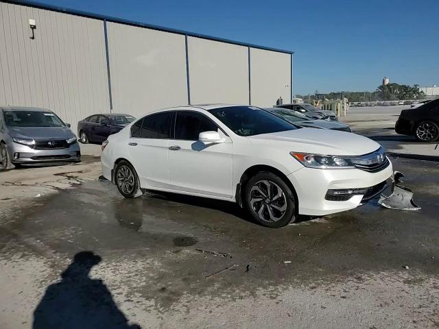 2017 Honda Accord - Image 11