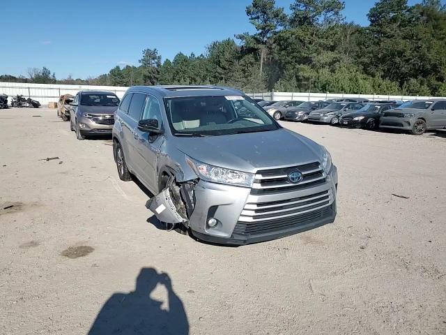 2018 Toyota Highlander - Image 12