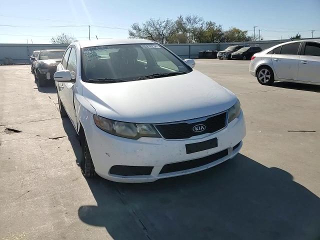 2013 Kia Forte - Image 11