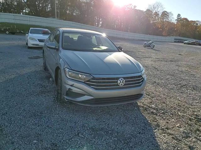 2020 Volkswagen Jetta - Image 11