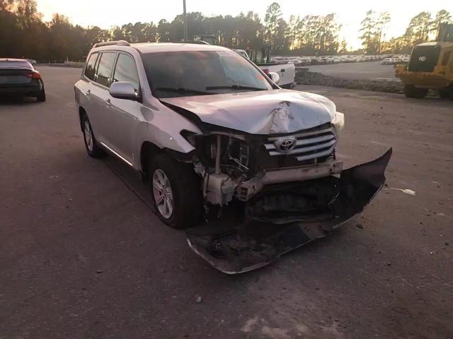 2012 Toyota Highlander - Image 11