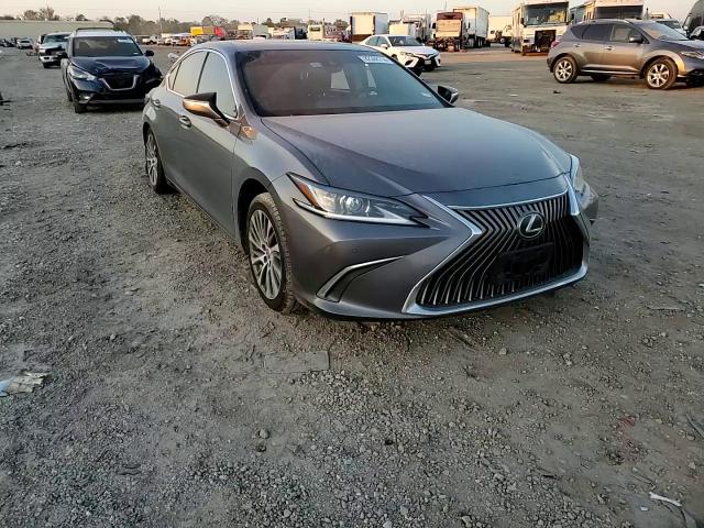 2020 Lexus ES - Image 11