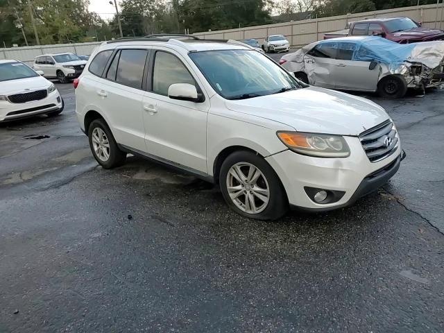 2012 Hyundai Santa Fe - Image 11