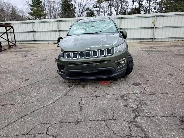 2018 Jeep Compass - Image 12