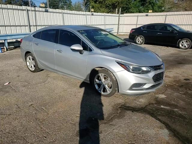 2017 Chevrolet Cruze - Image 10