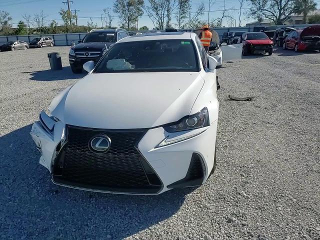 2020 Lexus IS - Image 13