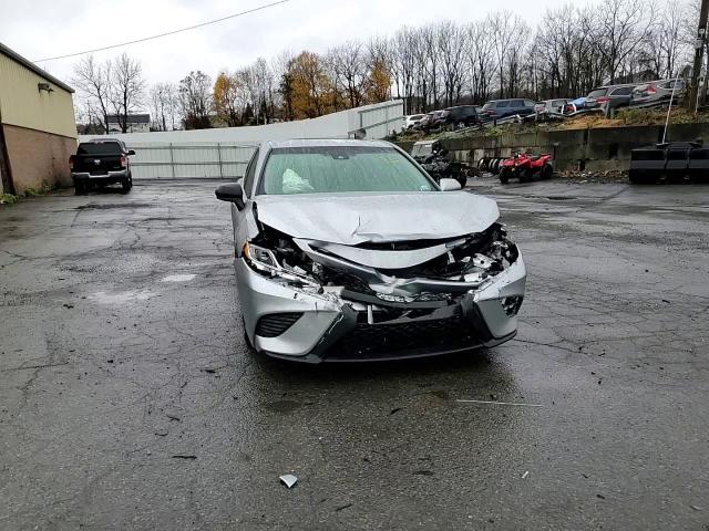 2019 Toyota Camry - Image 10