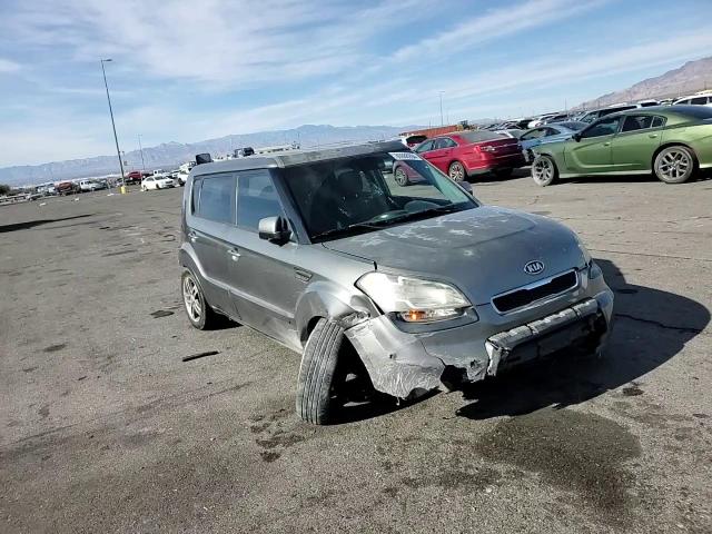 2011 Kia Soul + VIN: KNDJT2A25B7238296 Lot: 80888284