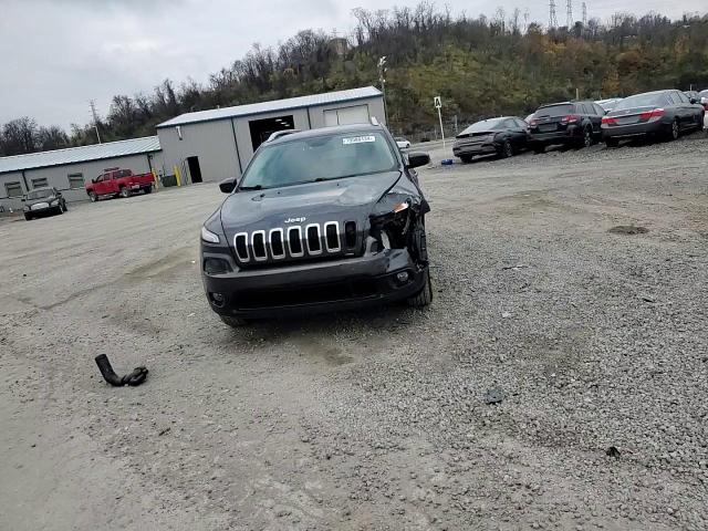 2016 Jeep Cherokee Latitude VIN: 1C4PJMCS1GW204667 Lot: 79580134