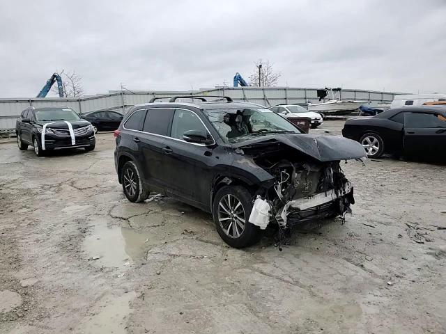 2018 Toyota Highlander - Image 12
