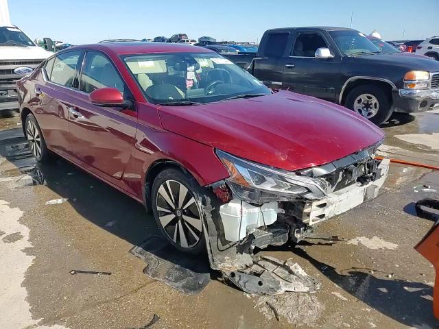 2019 Nissan Altima - Image 13