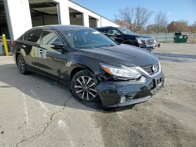 2016 Nissan Altima - Image 13
