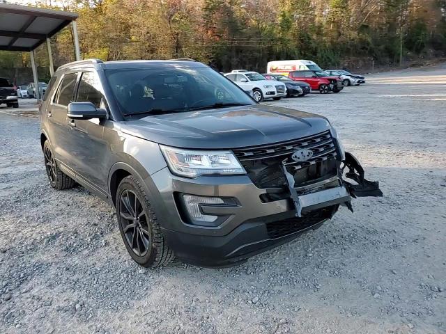 2017 Ford Explorer - Image 10