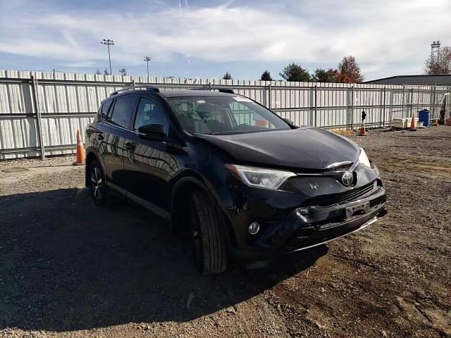 2018 Toyota RAV 4 - Image 12