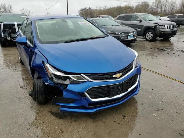 2018 Chevrolet Cruze - Image 13