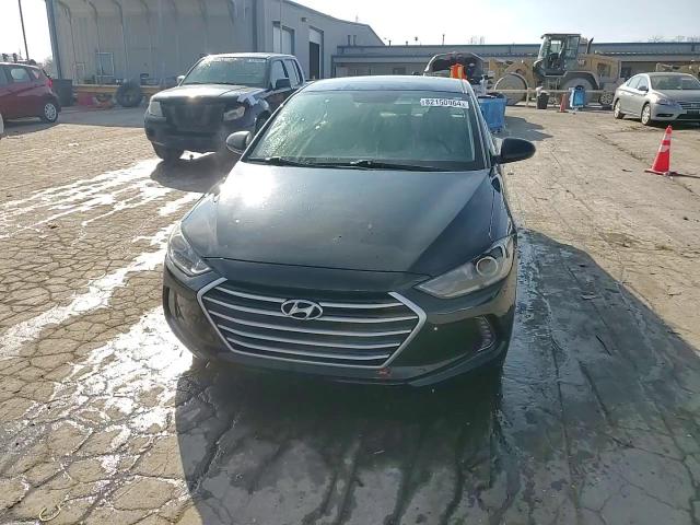 2017 Hyundai Elantra - Image 13