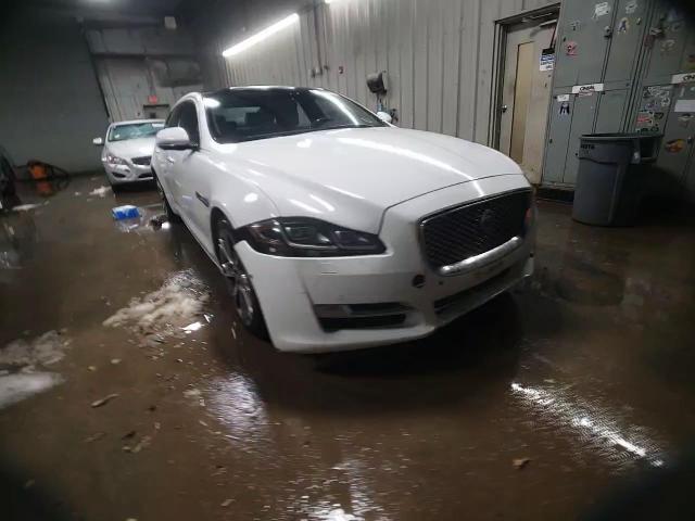 2017 Jaguar XJ - Image 13