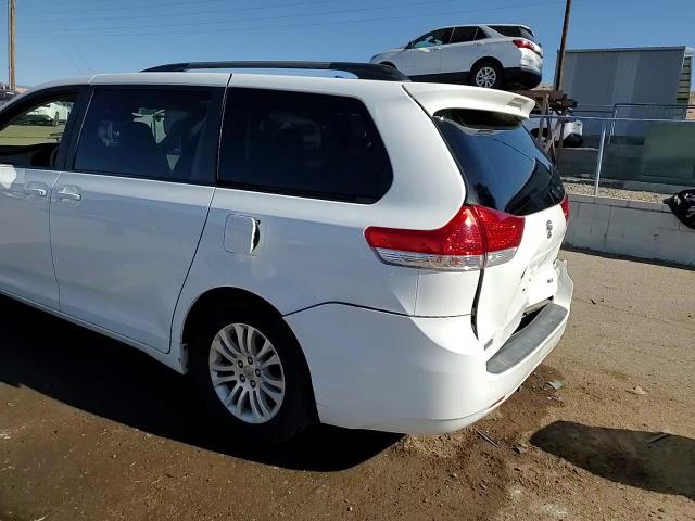 2014 Toyota Sienna - Image 14
