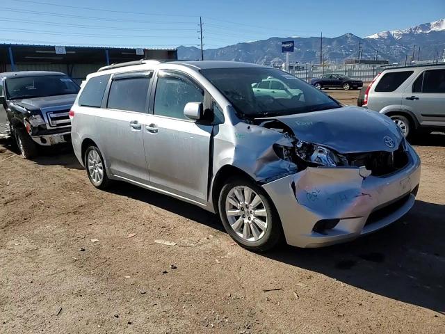 2011 Toyota Sienna - Image 11