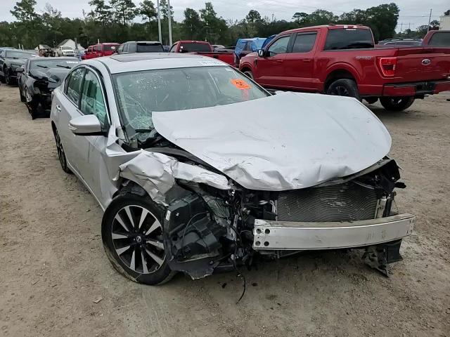 2017 Nissan Altima - Image 11