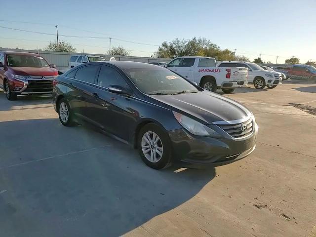 2014 Hyundai Sonata - Image 11