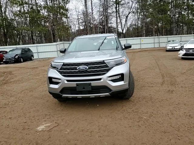 2023 Ford Explorer - Image 11