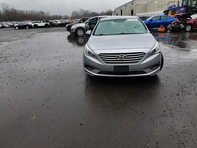 2016 Hyundai Sonata - Image 13