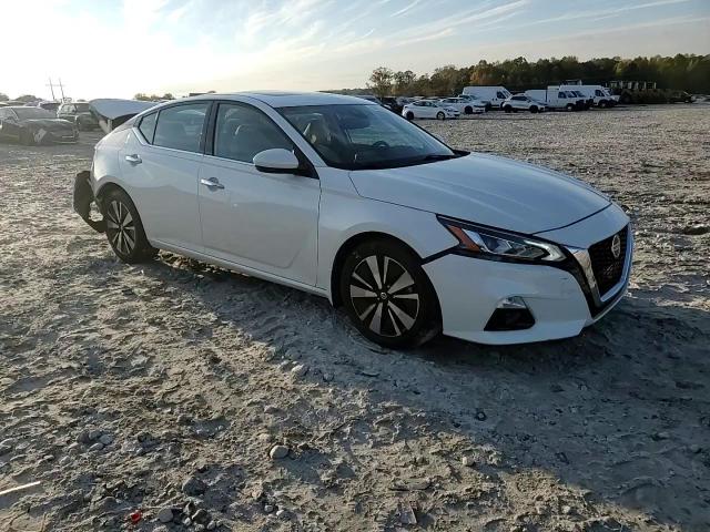 2019 Nissan Altima - Image 11
